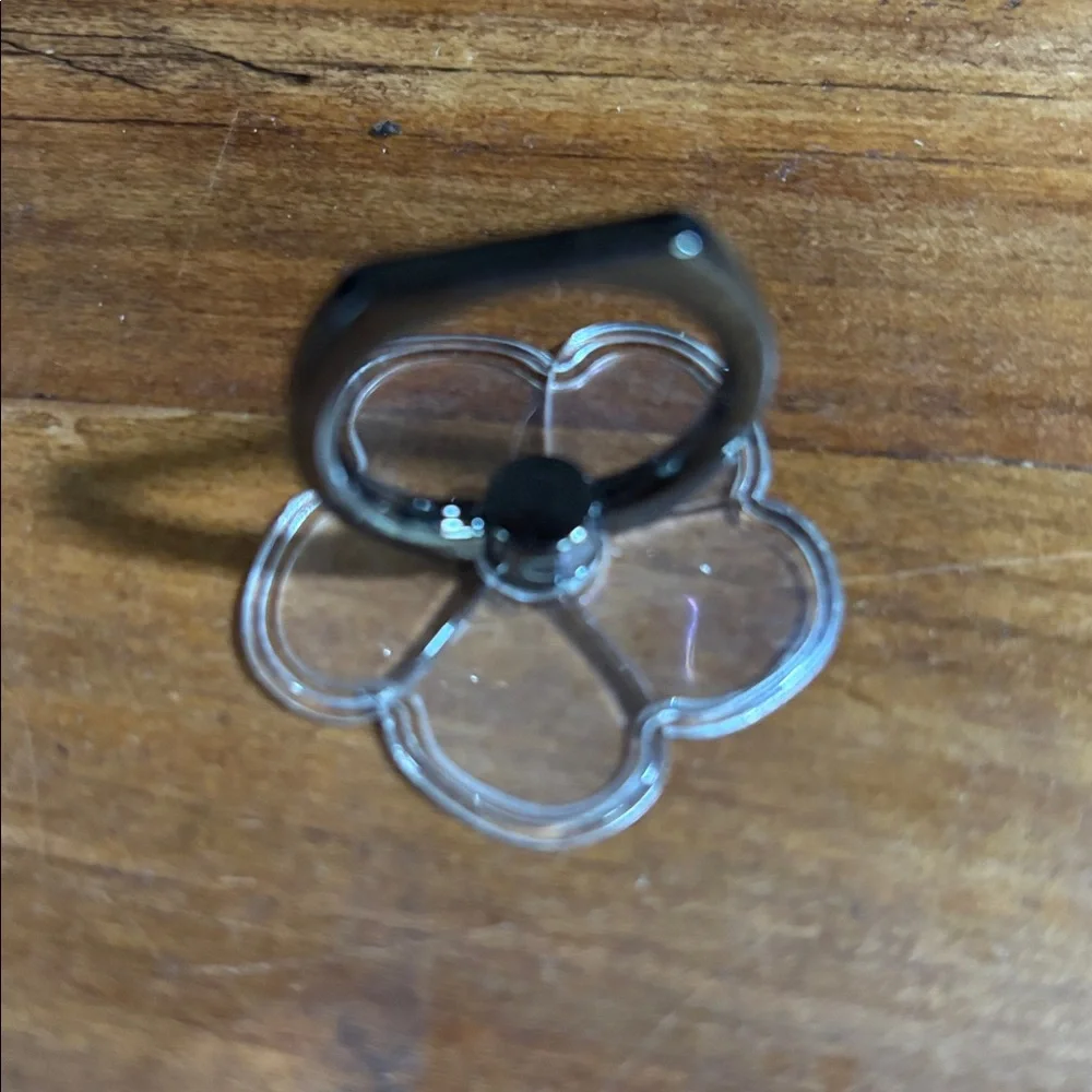 NWOT Clear Flower Phone Ring with Gunmetal Ring Holder